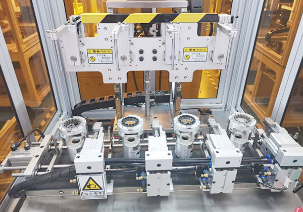 全自動(dòng)繞線機(jī)和半自動(dòng)繞線機(jī)有什么區(qū)別