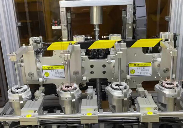 無刷電機繞線機